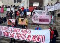 Protesta a Perugia contro la decisione di Donatella Tesei in Umbria di modificare la delibera sull’aborto farmacologico con Ru486