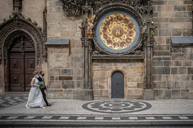 Matrimonio in piena emergenza coronavirus a Praga