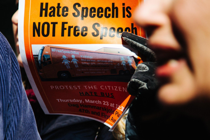 Manifesto contro la libertà di espressione, accostata a hate speech