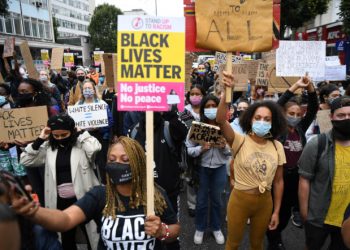 Manifestazione di Black Lives Matter contro il razzismo