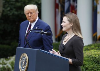 Donald Trump con Amy Coney Barrett