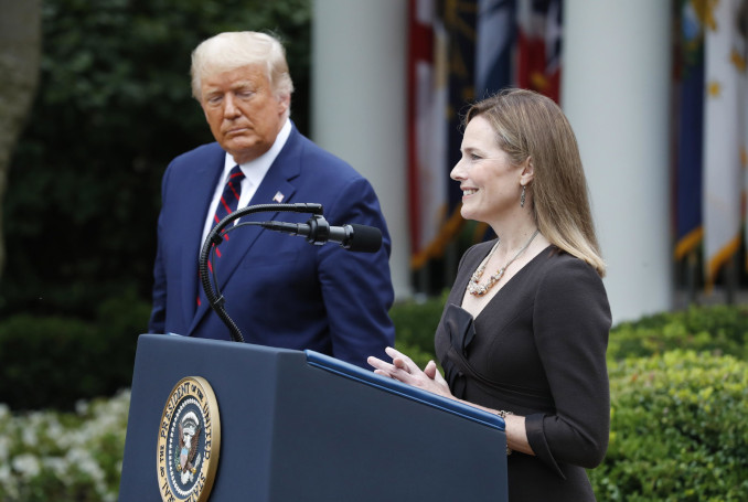 Donald Trump con Amy Coney Barrett