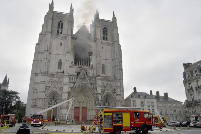 Il rogo nella cattedrale di Nantes