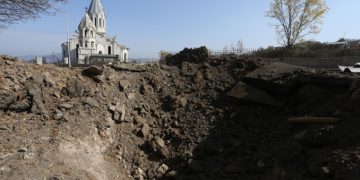 Segni dei bombardamenti nel Nagorno-Karabakh