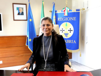 Jole Santelli nel suo ufficio in Regione Calabria