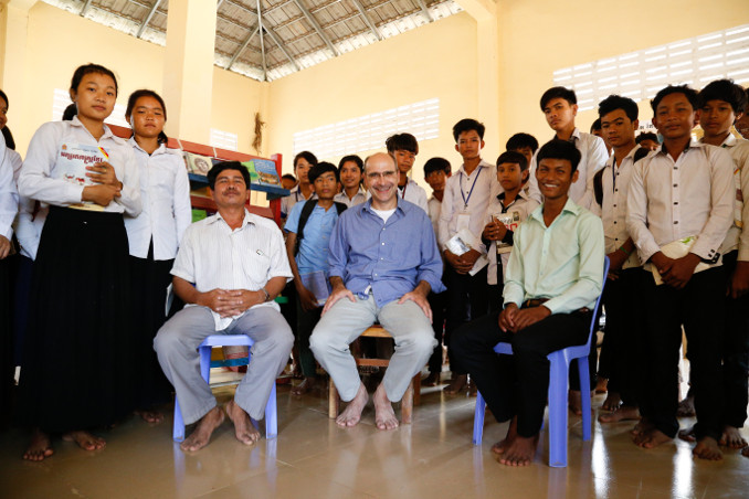 Padre Alberto Caccaro del Pime in missione in Cambogia