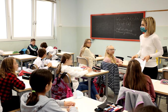 Non chiudiamo le scuole