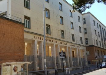 La facciata del liceo Giulio Cesare di Roma