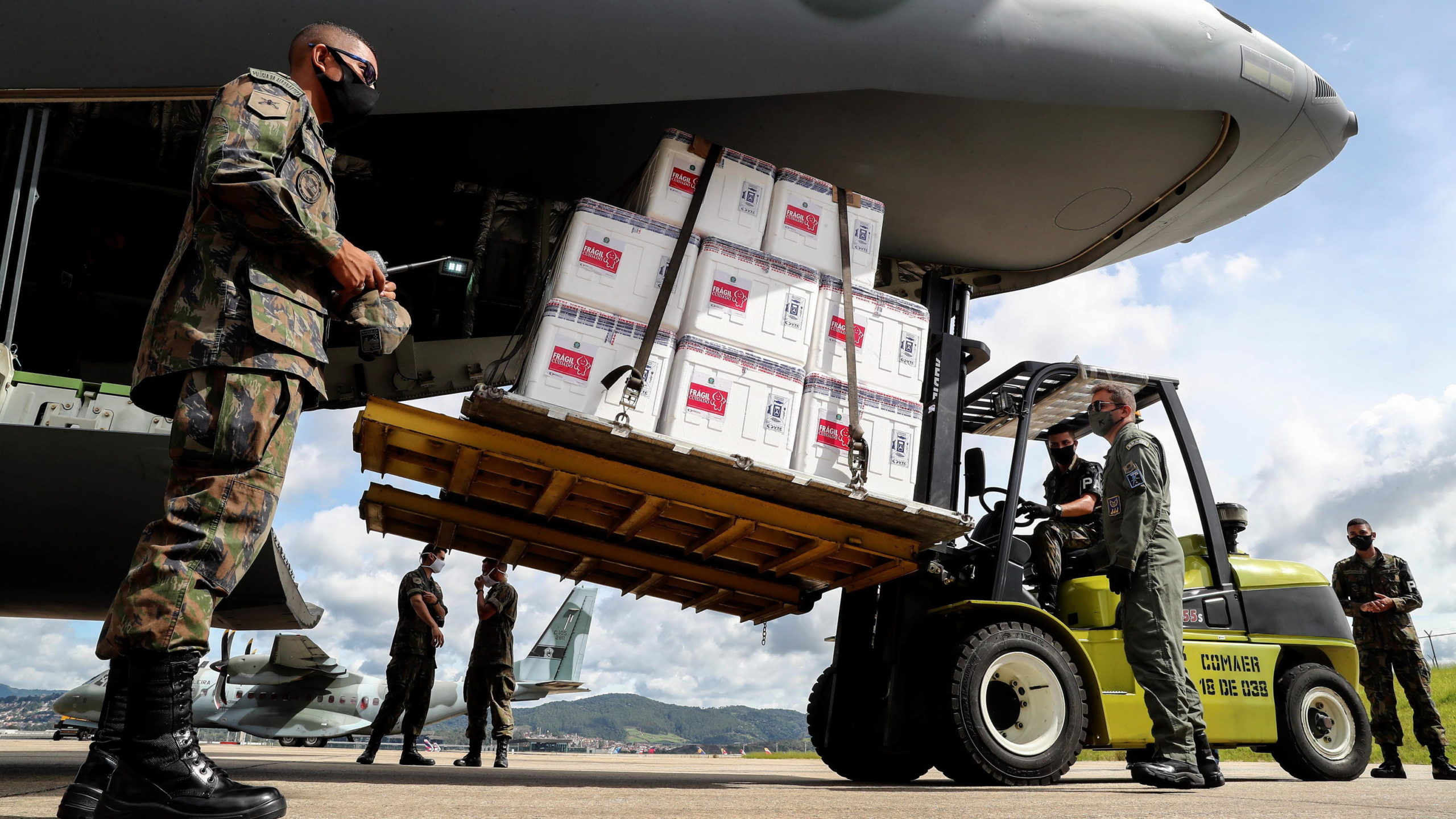 Carico di Coronavac, vaccino anti Covid cinese, all'aeroporto di San Paolo, Brasile