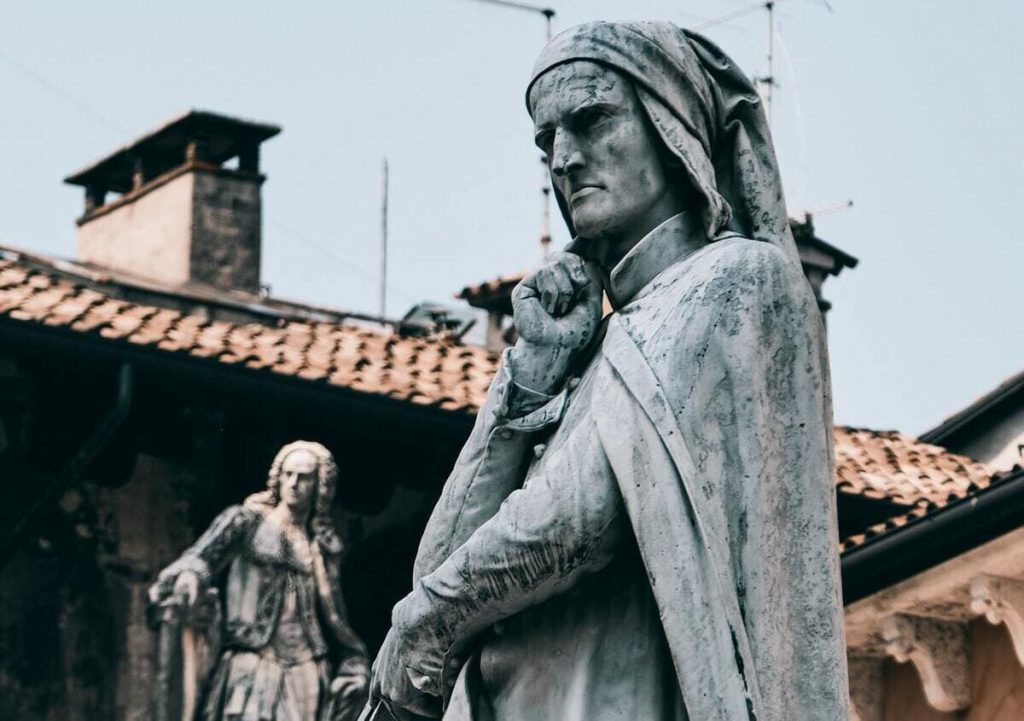 dante alighieri, statua a Verona