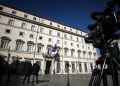 Telecamera davanti a Palazzo Chigi