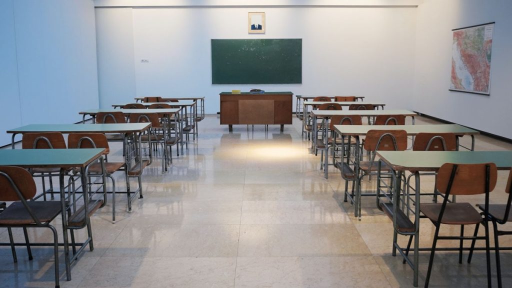 Aula di scuola vuota