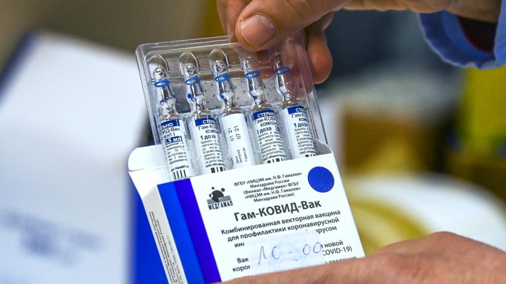 Fiale di vaccino russo anti Covid Sputnik V