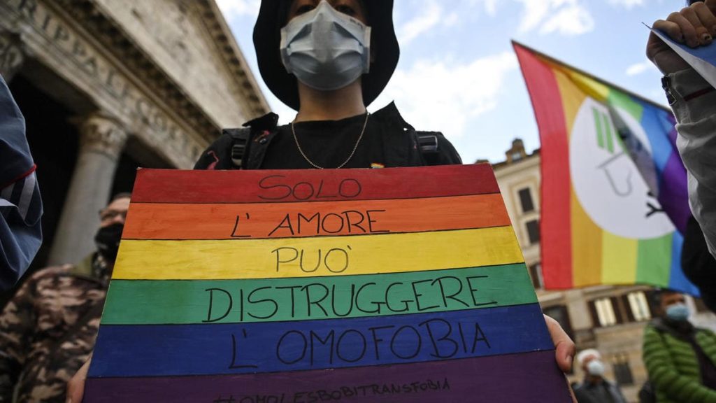 Una manifestazione in Italia a favore del ddl Zan