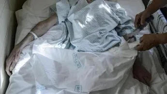 Giù le mani dagli anziani e dai nonni