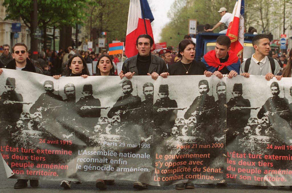 genocidio armeno, manifestazione a Parigi per il riconoscimento