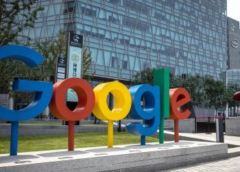 Il logo davanti alla sede principale di Google nella Silicon Valley