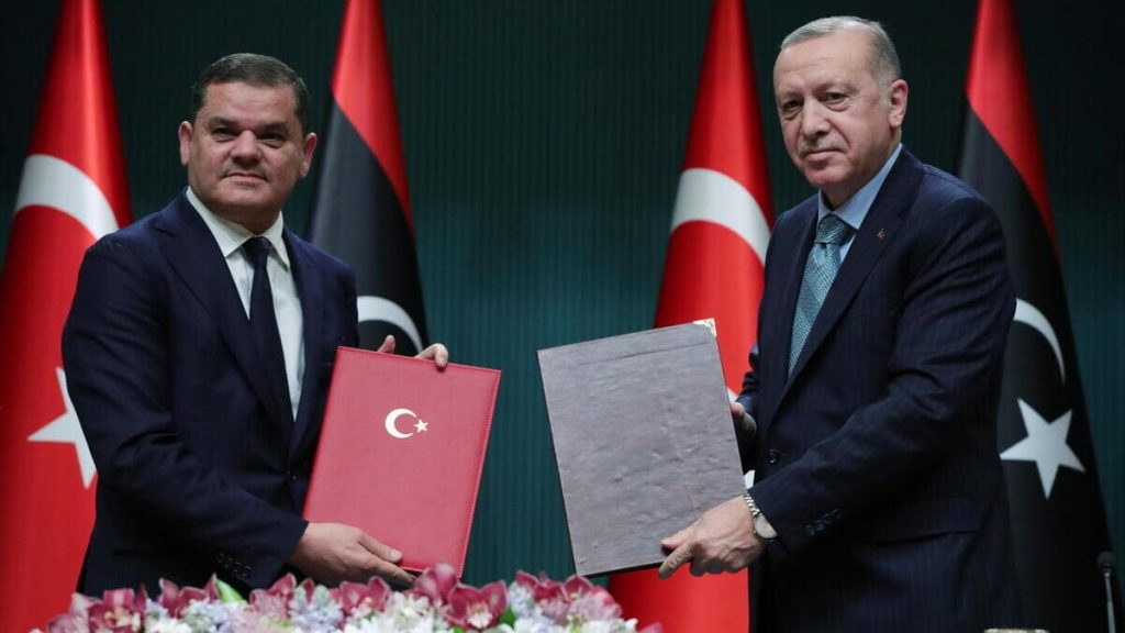 Il premier della Libia, Dbeibah, e il presidente della Turchia, Erdogan, firmano un'intesa ad Ankara