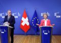 Il presidente della Svizzera Guy Parmelin con il presidente della Commissione europea Ursula Von der Leyen
