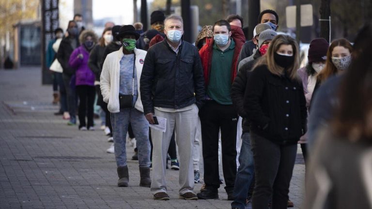 L’America soffre di invidia del vaccino, noi no grazie a Scanzi e compagnia cialtrona