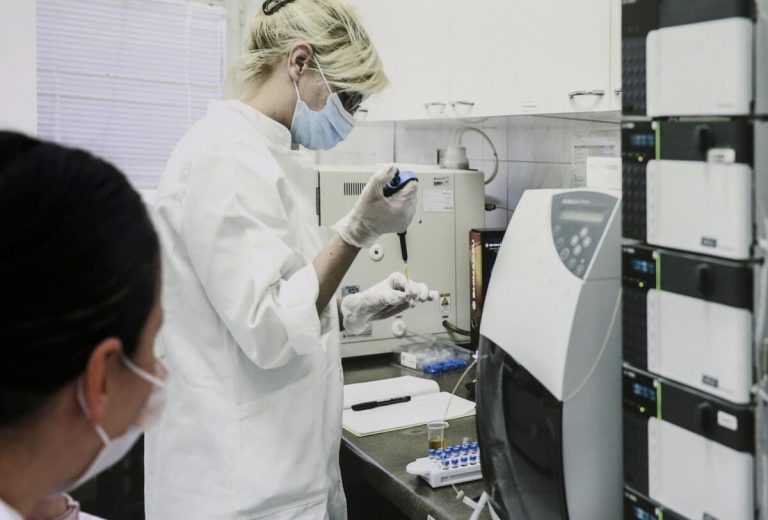 Un po’ di precauzione sui vaccini a Dna