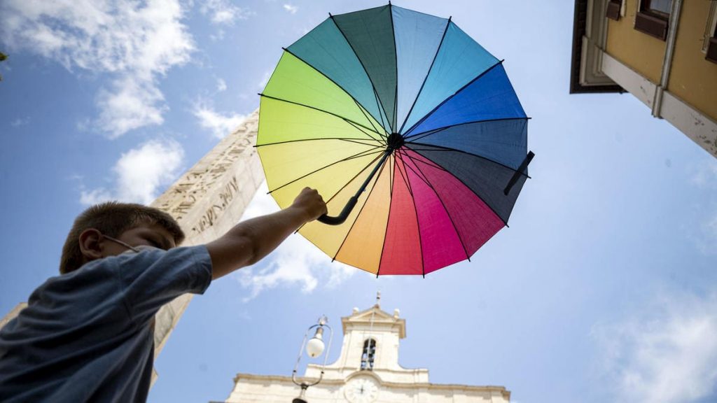 Una manifestazione a Roma per chiedere l'approvazione del ddl Zan