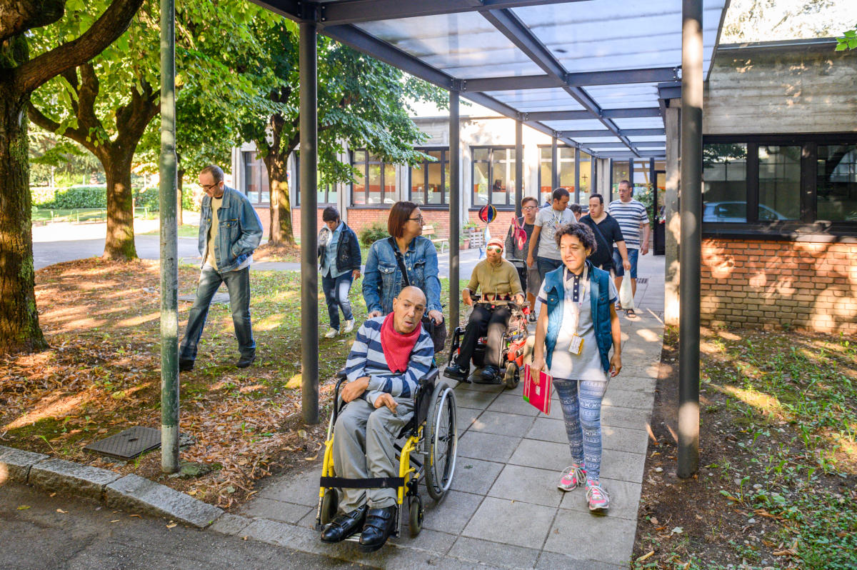 Uscita dal centro diurno disabili della Fondazione Sacra Famiglia