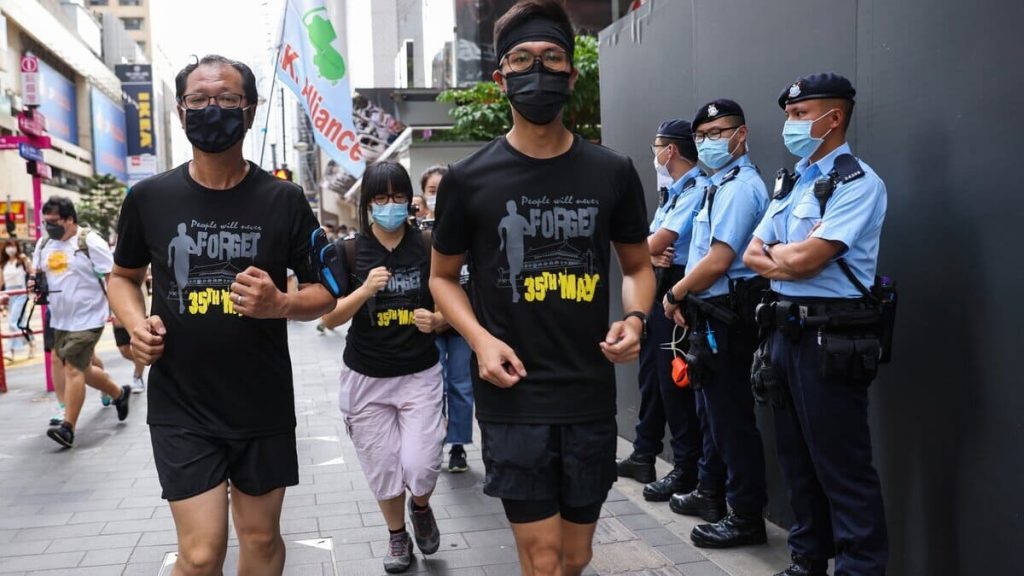 Membri dell'Alleanza organizzano una maratona a Hong Kong per ricordare la strage di Piazza Tienanmen