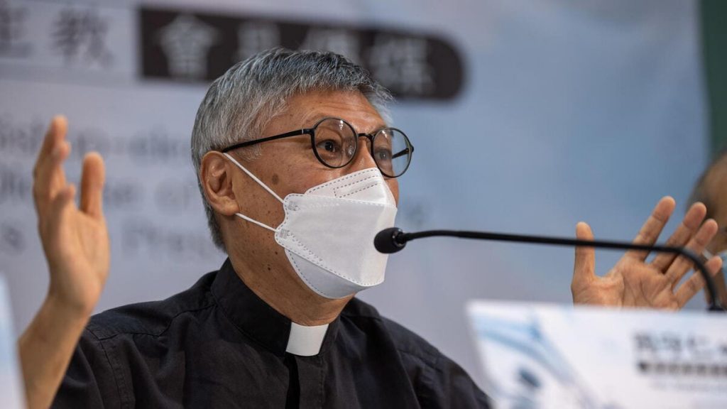 La prima conferenza stampa del nuovo vescovo di Hong Kong, il gesuita Stephen Chow