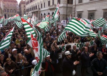 Manifestazione del sindacato Cisl in piazza