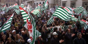 Manifestazione del sindacato Cisl in piazza