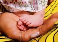 Naomi Campbell annuncia su Instagram di essere diventata madre a quasi 51 anni, senza dettagli sul ricordo ad adozione o utero in affitto