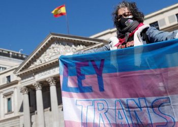 Spagna, il Psoe blocca l'iter della Legge Trans al Congresso