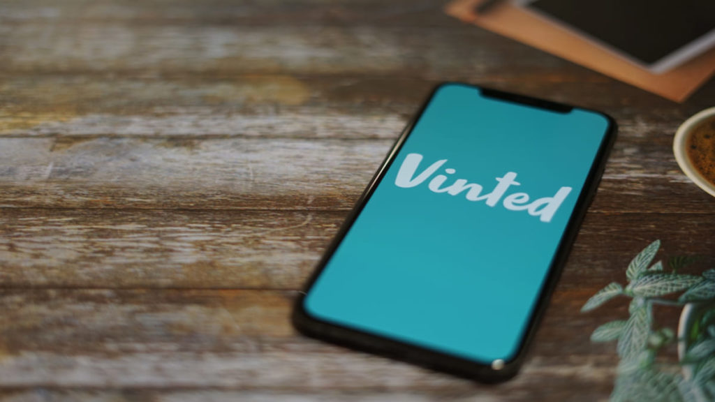 Una pubblicità dell'app per vendere abiti usati Vinted