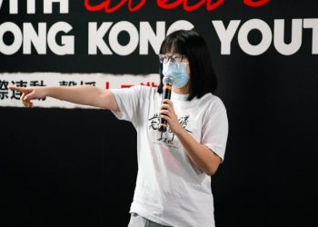 La giovane attivista Chow Hang-tung a Hong Kong