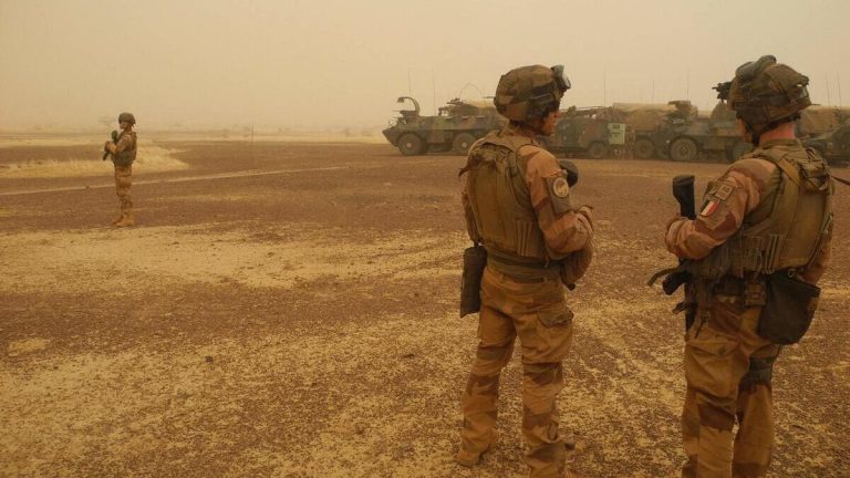 Il ritiro dei francesi dal Sahel è un disastro per l’Italia