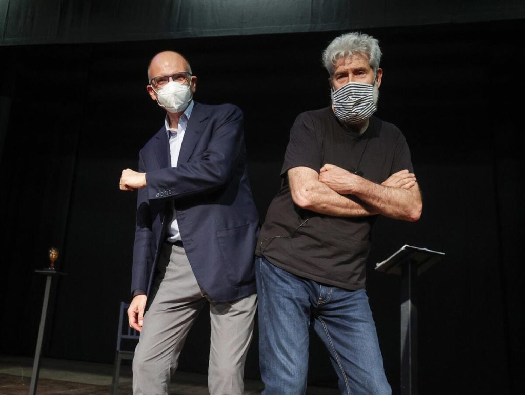 Enrico Letta e l'attore Alessandro Benvenuti al teatro di Tor Bella Monaca durante la campagna elettorale per il Campidoglio di Roberto Gualtieri, Roma, 14 Giugno 2021