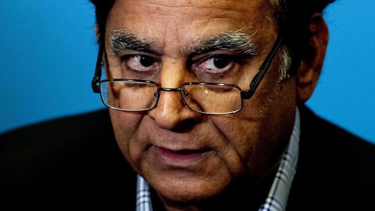 Pakistan. Caccia a Malook, l’avvocato musulmano che difende i cristiani