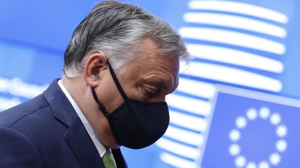 Viktor Orban, premier dell'Ungheria, arriva al Consiglio Europeo