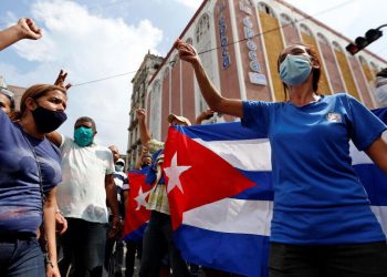 La popolazione protesta contro il regime comunista a L'Avana, Cuba