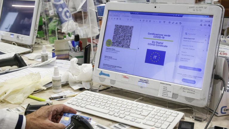 Se il green pass fosse almeno intelligente