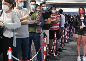 L'Open Night per le vaccinazioni anti covid dei ragazzi dai 18 ai 28 anni a Torino