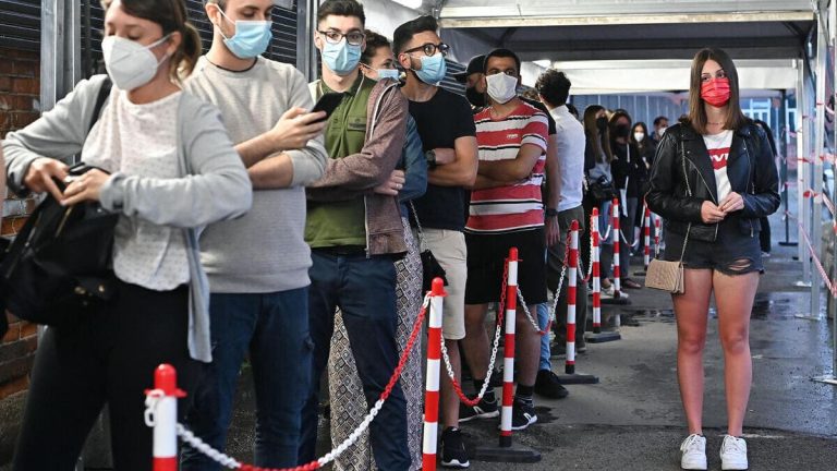 L’era dei diritti gratuiti e della libertà a pagamento