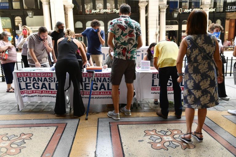 Con una beneducata soluzione sull’eutanasia sarebbe meglio?