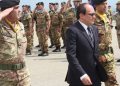 Michael Giffoni nel 2011 con i militari italiani a Belo Polje, in Kosovo (foto Ansa)