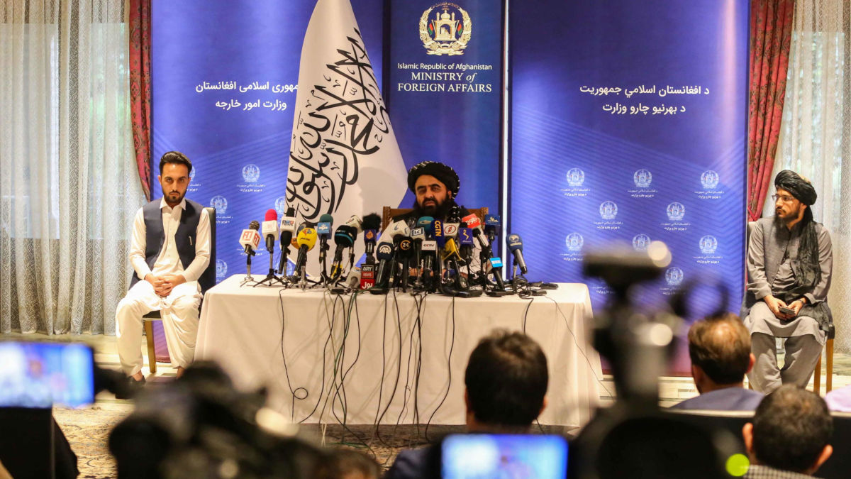 Conferenza stampa del ministri degli Esteri del governo dei talebani