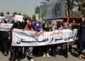 Le donne protestano contro i talebani a Kabul, in Afghanistan