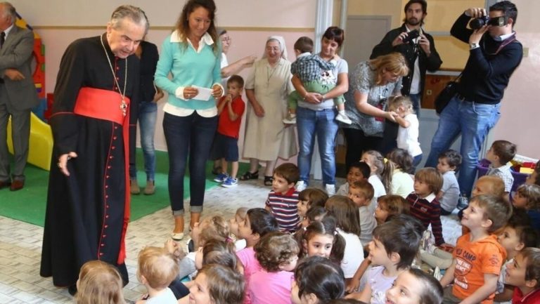 «Grazie per avercelo ricordato dal fondo di un letamaio»