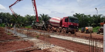 I lavori per la costruzione del nuovo convento dei carmelitani a Bangui, in Centrafrica