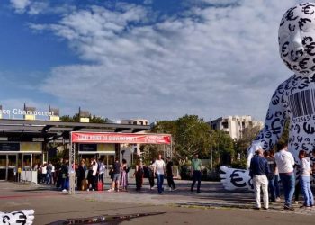 La Manif pour tous protesta contro la fiera dell'utero in affitto Desir d'Enfant a Parigi, in Francia